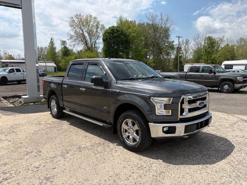 Used 2017 Ford F150 XLT w/ Equipment Group 302A Luxury AWD/4WD image 3