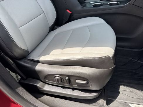 Used 2020 Chevrolet Equinox Premier FWD image 26