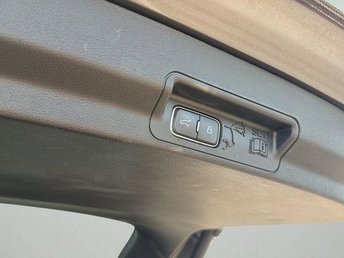 Used 2023 Ford Explorer XLT w/ Equipment Group 202A image 19