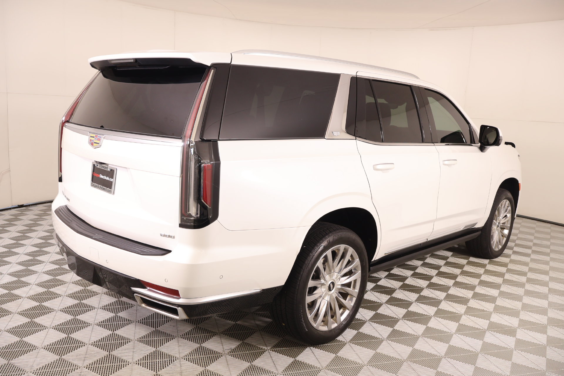 Used 2024 Cadillac Escalade Premium Luxury w/ Performance Package AWD/4WD image 23