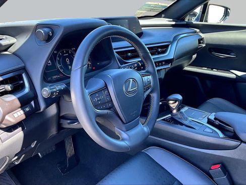 Used 2022 Lexus UX 200 w/ Accessory Package (Z1) FWD image 16