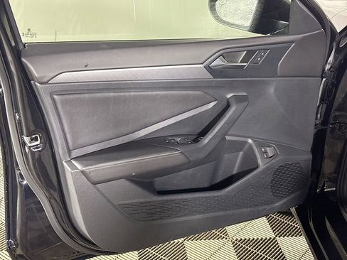 Certified 2024 Volkswagen Jetta SE image 11