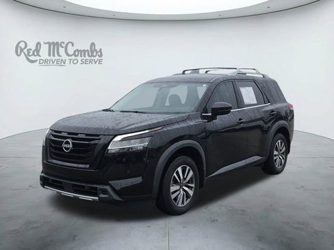 Used 2023 Nissan Pathfinder SL w/ Black Appearance Package FWD image 1
