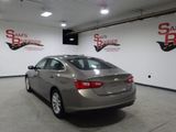 Used 2018 Chevrolet Malibu LT image 3