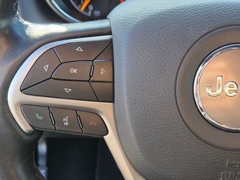 Used 2021 Jeep Grand Cherokee Laredo X RWD image 25