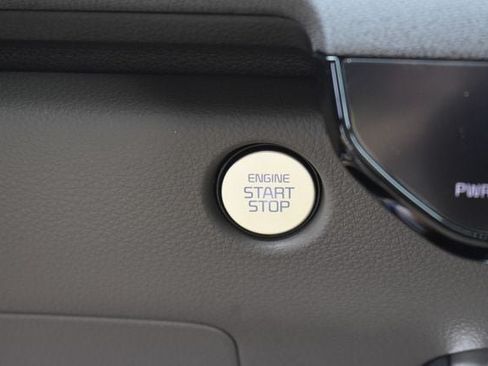 New 2026 Kia Carnival EX FWD image 28