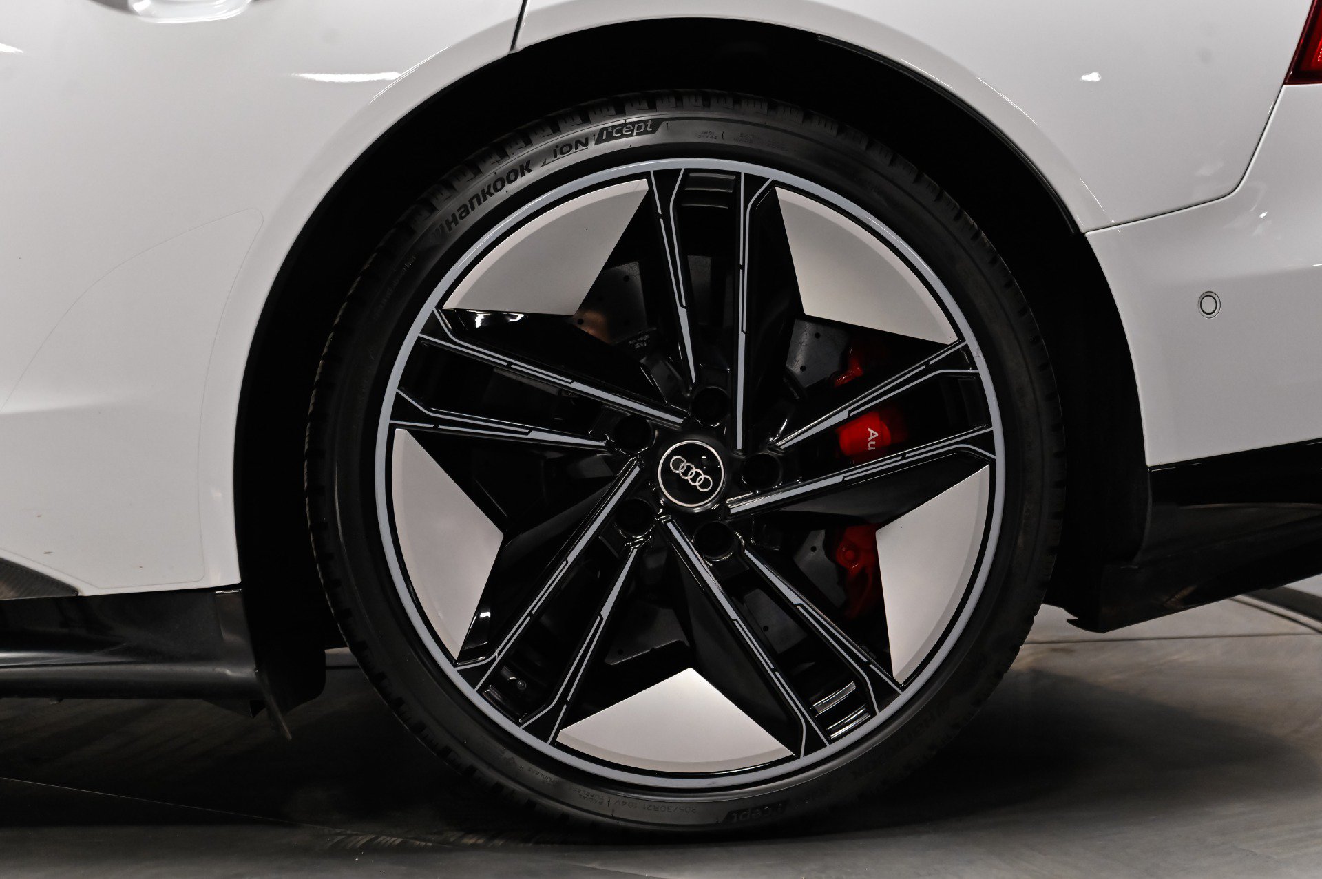 Used 2022 Audi RS e-tron GT w/ Year 1 Package AWD/4WD image 19