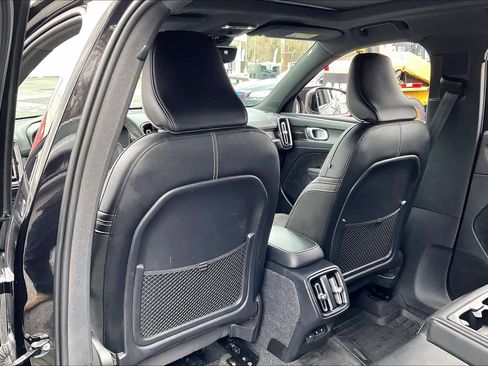 Used 2021 Volvo XC40 T5 R-Design w/ Advanced Package image 22