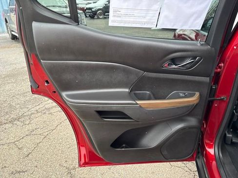 Used 2023 GMC Acadia SLE w/ Driver Convenience Package image 21