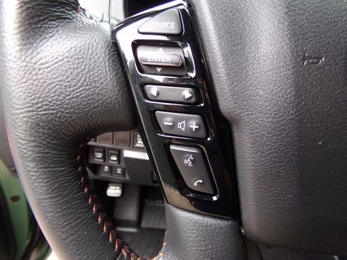 Used 2022 Nissan Frontier PRO-4X AWD/4WD image 39