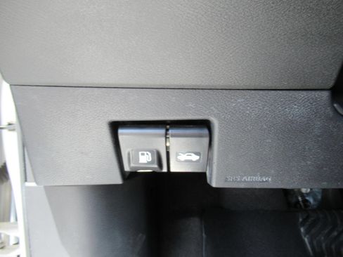 Used 2020 Nissan Kicks SR w/ SR Premium Package FWD image 22