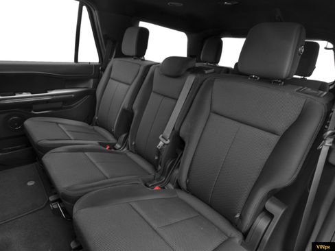 Used 2020 Ford Expedition XLT w/ Equipment Group 202A AWD/4WD image 12