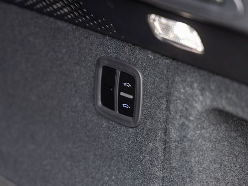 New 2025 Porsche Macan Electric image 45