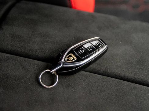 Used 2024 Lamborghini Urus Performante AWD/4WD image 37