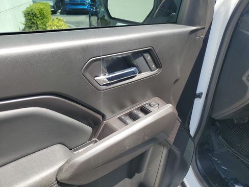Used 2025 GMC Canyon Elevation RWD image 19