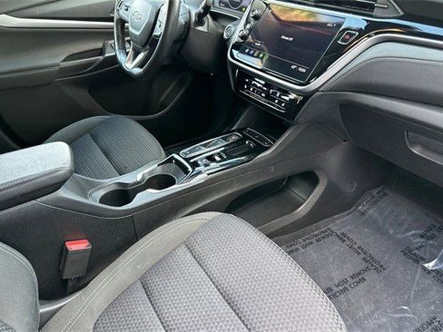 Certified 2022 Chevrolet Bolt EUV LT w/ Comfort Package image 23
