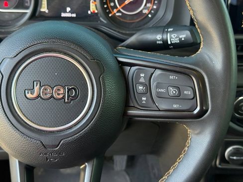 Used 2024 Jeep Gladiator Sport AWD/4WD image 17