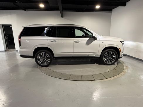 Used 2025 Cadillac Escalade Premium Luxury w/ Touring Package AWD/4WD image 9