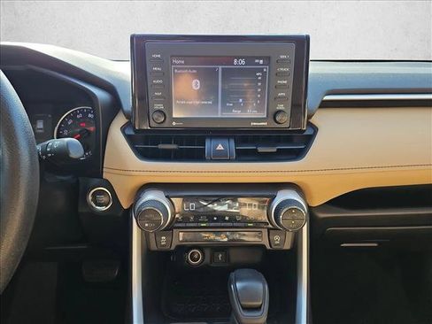 Used 2021 Toyota RAV4 XLE w/ Convenience Package FWD image 13