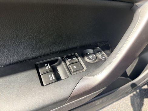 Used 2017 Honda Accord EX-L image 12
