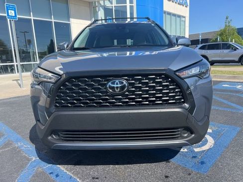Used 2022 Toyota Corolla Cross LE image 3