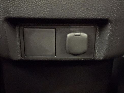 Certified 2026 Toyota Tacoma SR AWD/4WD image 43