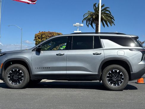 Used 2025 Chevrolet Traverse Z71 image 8