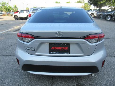 Used 2022 Toyota Corolla LE FWD image 6