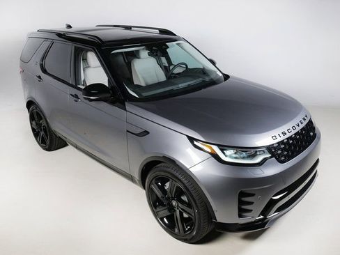 New 2026 Land Rover Discovery Dynamic SE image 30