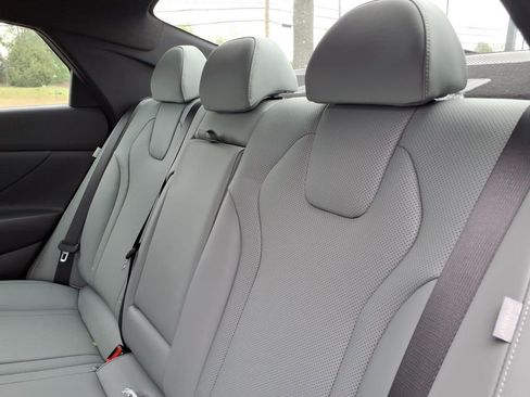 New 2026 Hyundai Elantra Limited FWD image 11