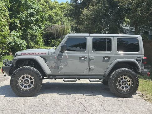 Used 2018 Jeep Wrangler Unlimited Rubicon AWD/4WD image 2