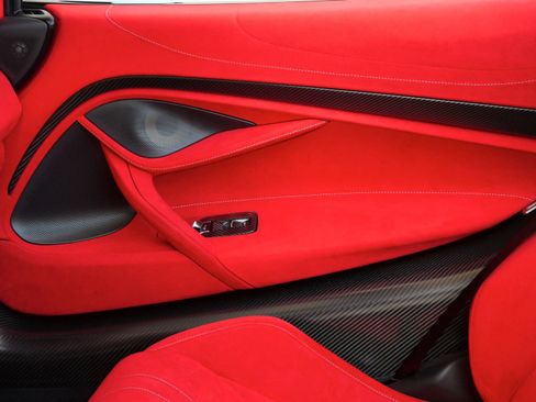 Used 2022 McLaren 765LT RWD image 27