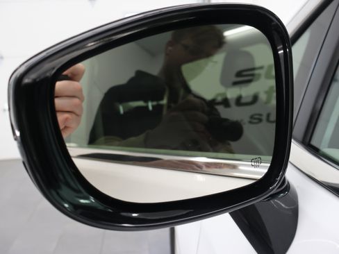 Used 2024 Chrysler Pacifica Touring-L FWD image 32