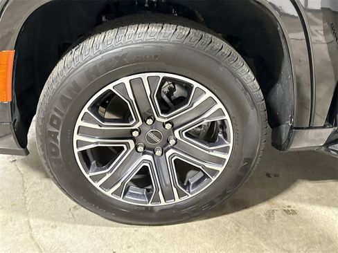 Used 2025 Jeep Wagoneer Series II image 26