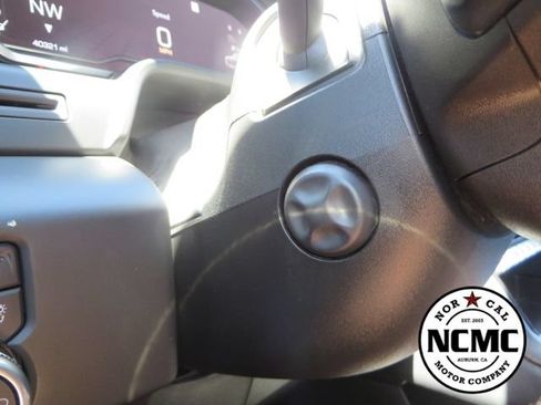 Used 2025 GMC Sierra 1500 AT4 AWD/4WD image 39