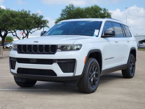New 2026 Jeep Grand Cherokee L 4WD image 2