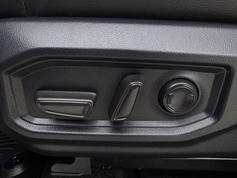 Used 2024 Toyota Tundra Limited AWD/4WD image 25