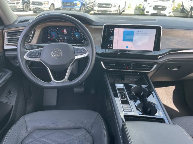 Used 2025 Volkswagen Atlas SE AWD/4WD image 15