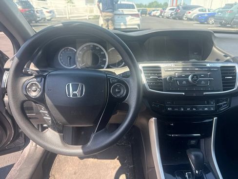Used 2017 Honda Accord LX image 23