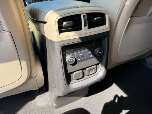 Used 2019 Buick Envision Premium AWD/4WD image 31