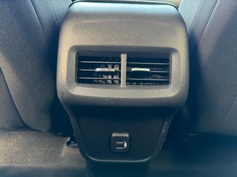 Used 2023 Chevrolet Equinox LT AWD/4WD image 7