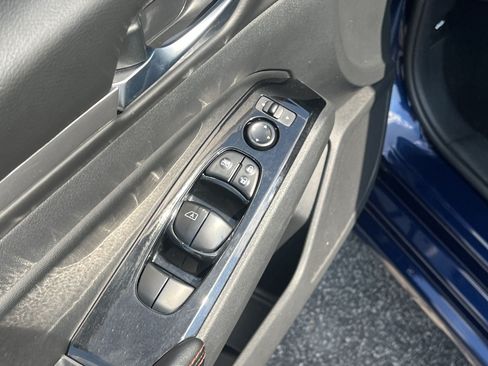 Used 2024 Nissan Altima 2.5 SR FWD image 15