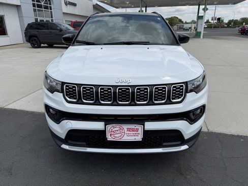 Used 2025 Jeep Compass Limited AWD/4WD image 3