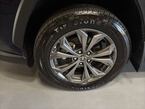 Used 2024 Toyota RAV4 Limited w/ Advanced Technology Package image 9