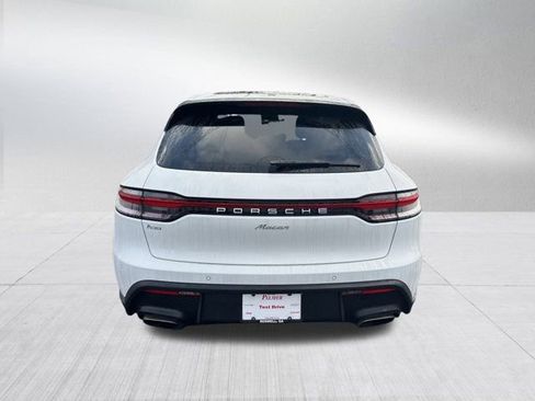 Used 2022 Porsche Macan image 7