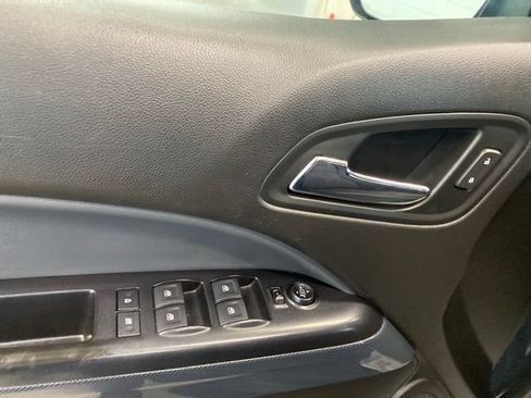 Used 2017 Chevrolet Colorado Z71 AWD/4WD image 24