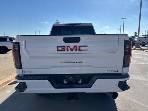 Used 2025 GMC Sierra 2500 AT4 w/ AT4 Premium Plus Package AWD/4WD image 4