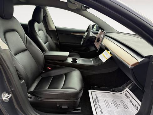 Used 2023 Tesla Model 3 Standard Range image 16