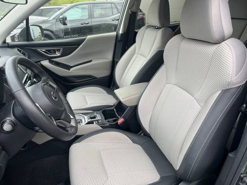 Used 2024 Subaru Forester Premium AWD/4WD image 12