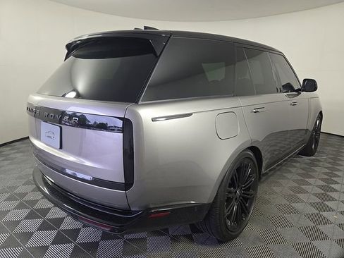 Used 2025 Land Rover Range Rover SE AWD/4WD image 5